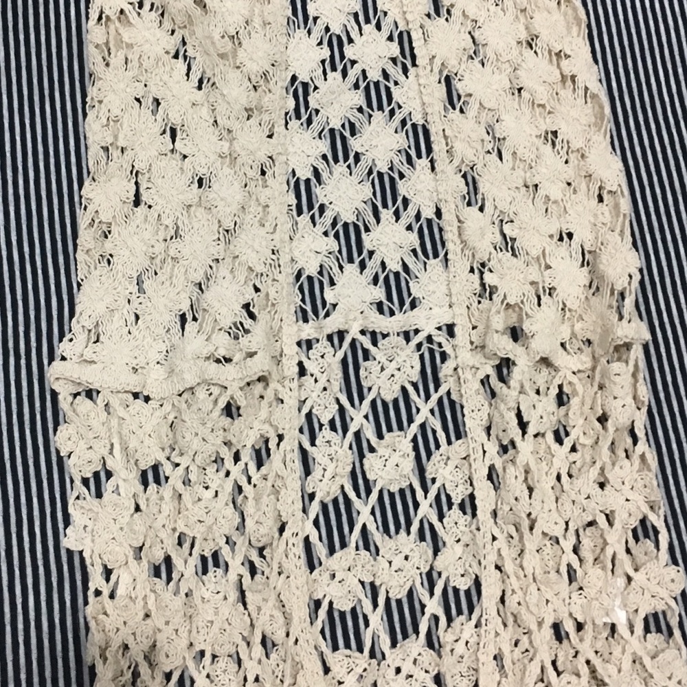 NWT Gorgeous Extra Long Floral Vest - Picture 4 of 5
